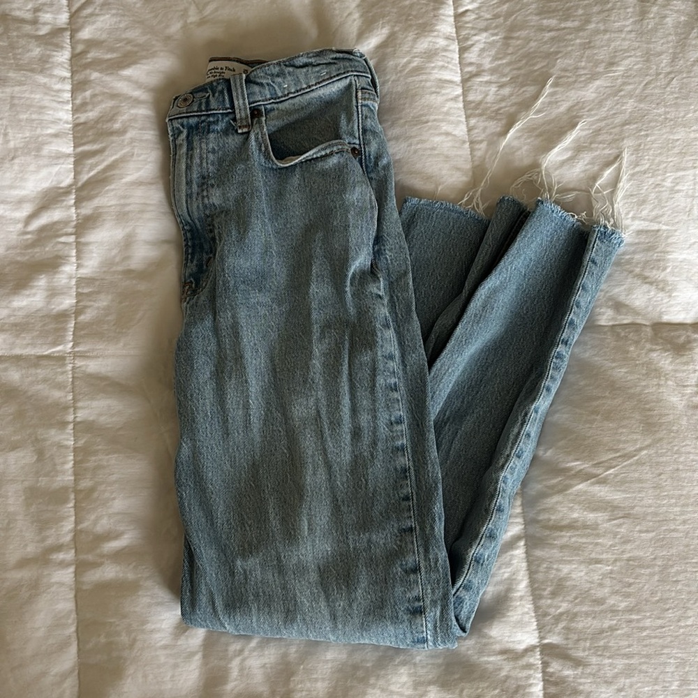 The 90s straight ultra high rise light wash jeans
